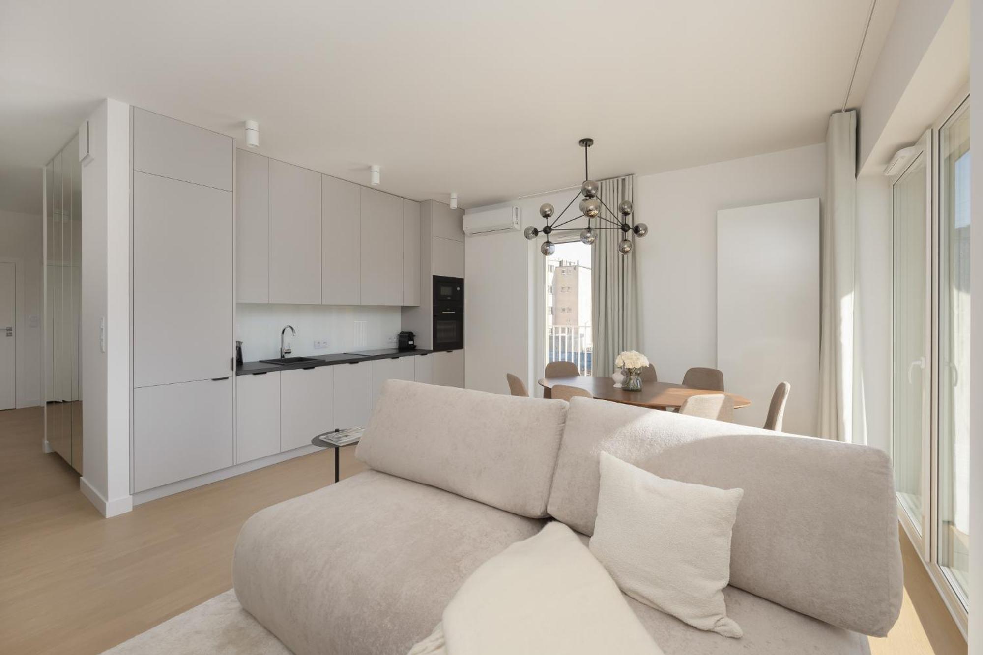 Exceptional For 6 People By Renters Prestige Warsaw