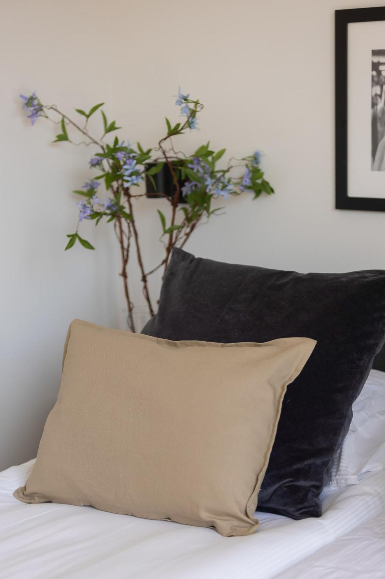 Exceptional For 6 People By Renters Prestige