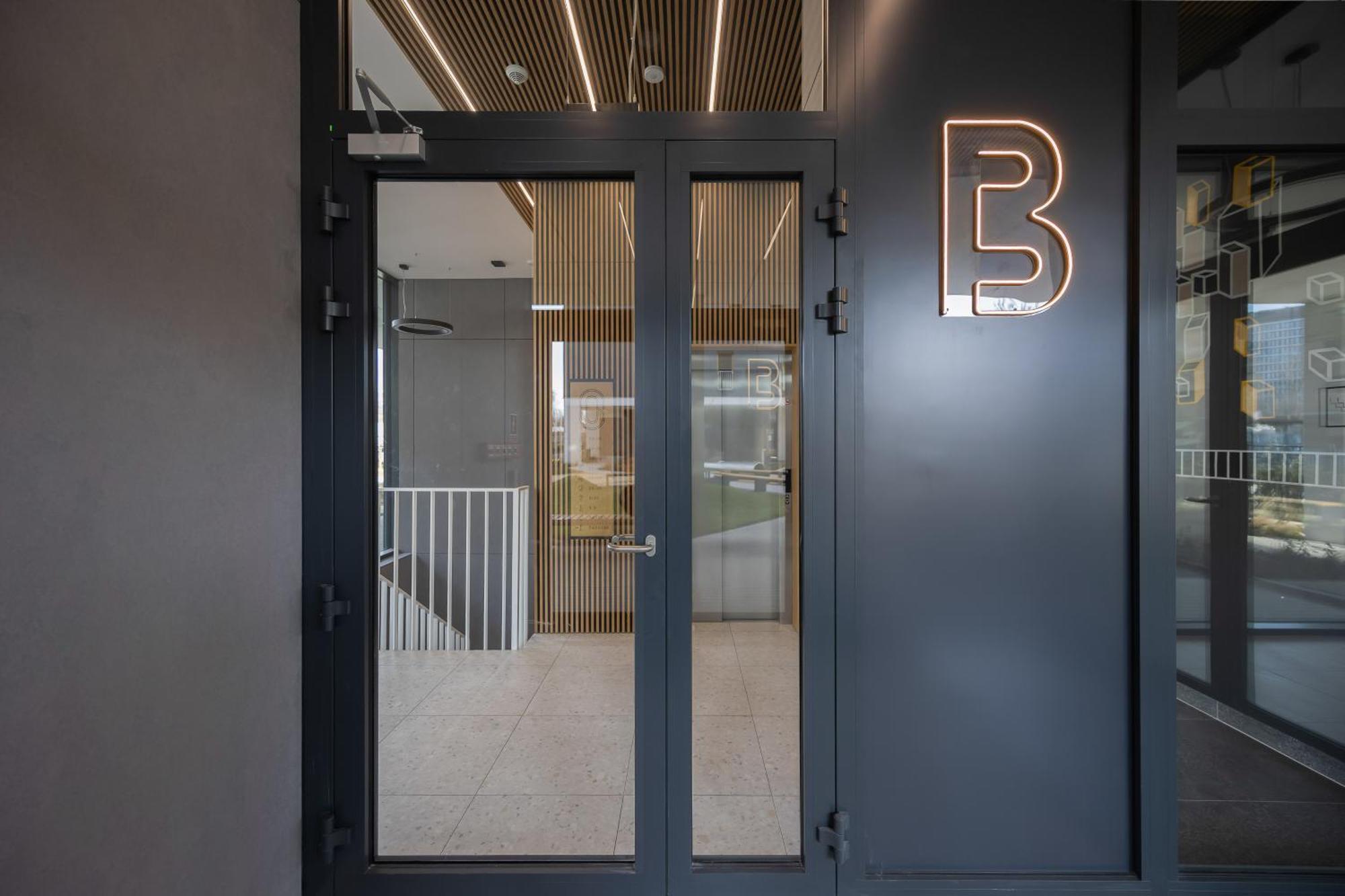 Exceptional For 6 People By Renters Prestige Apartment Warsaw