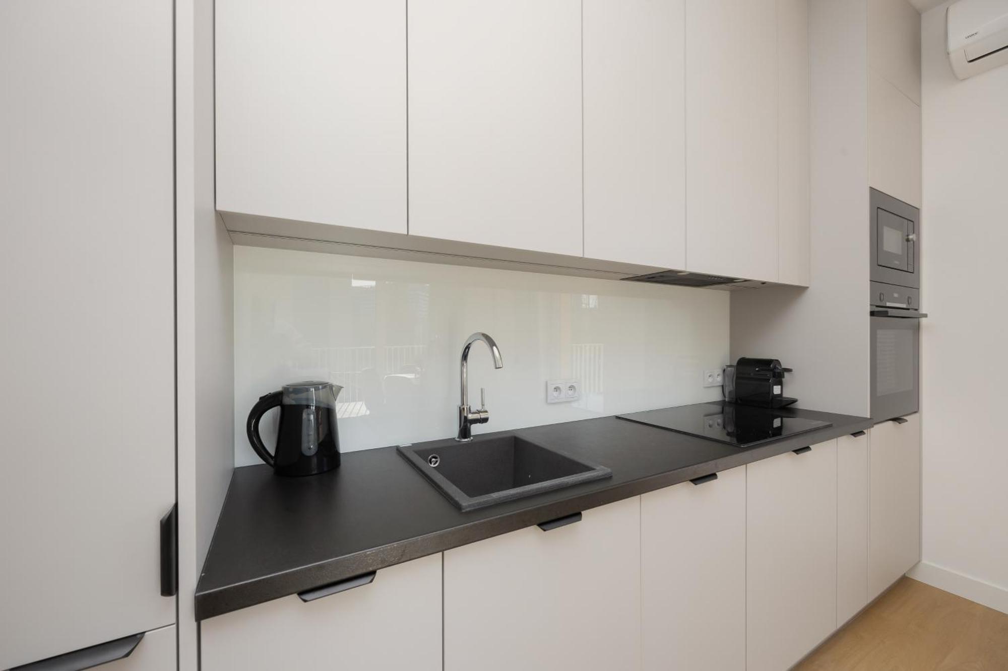 Exceptional For 6 People By Renters Prestige