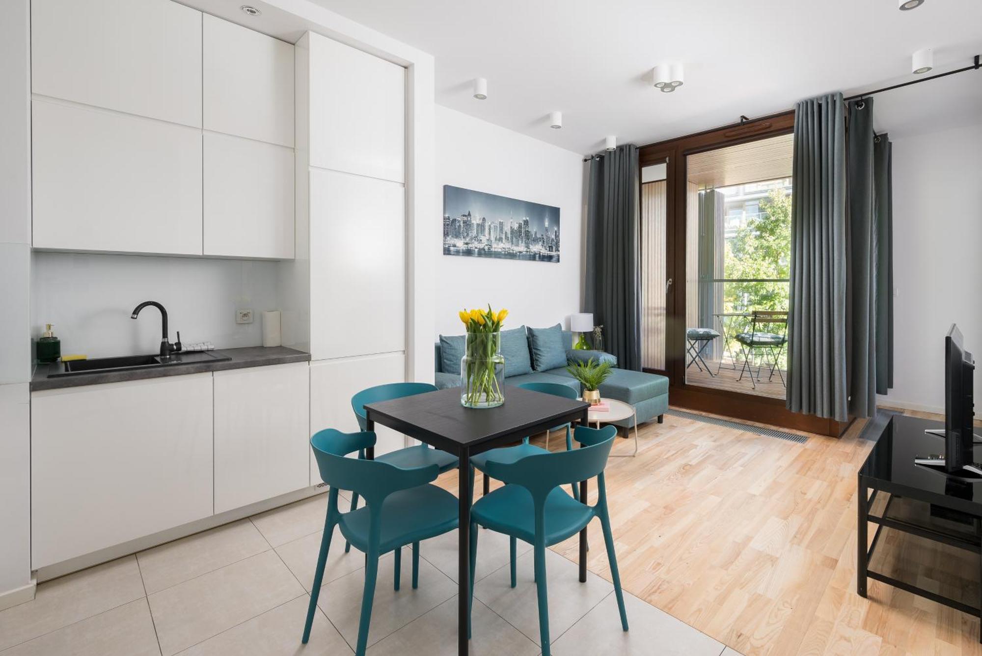Center Apartment *