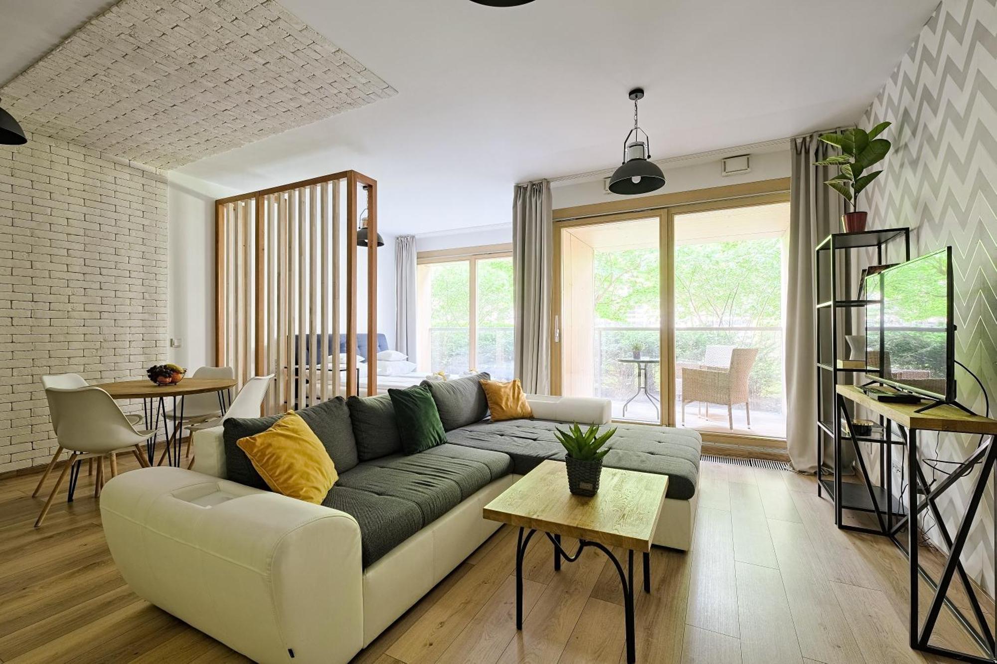Center Apartment *