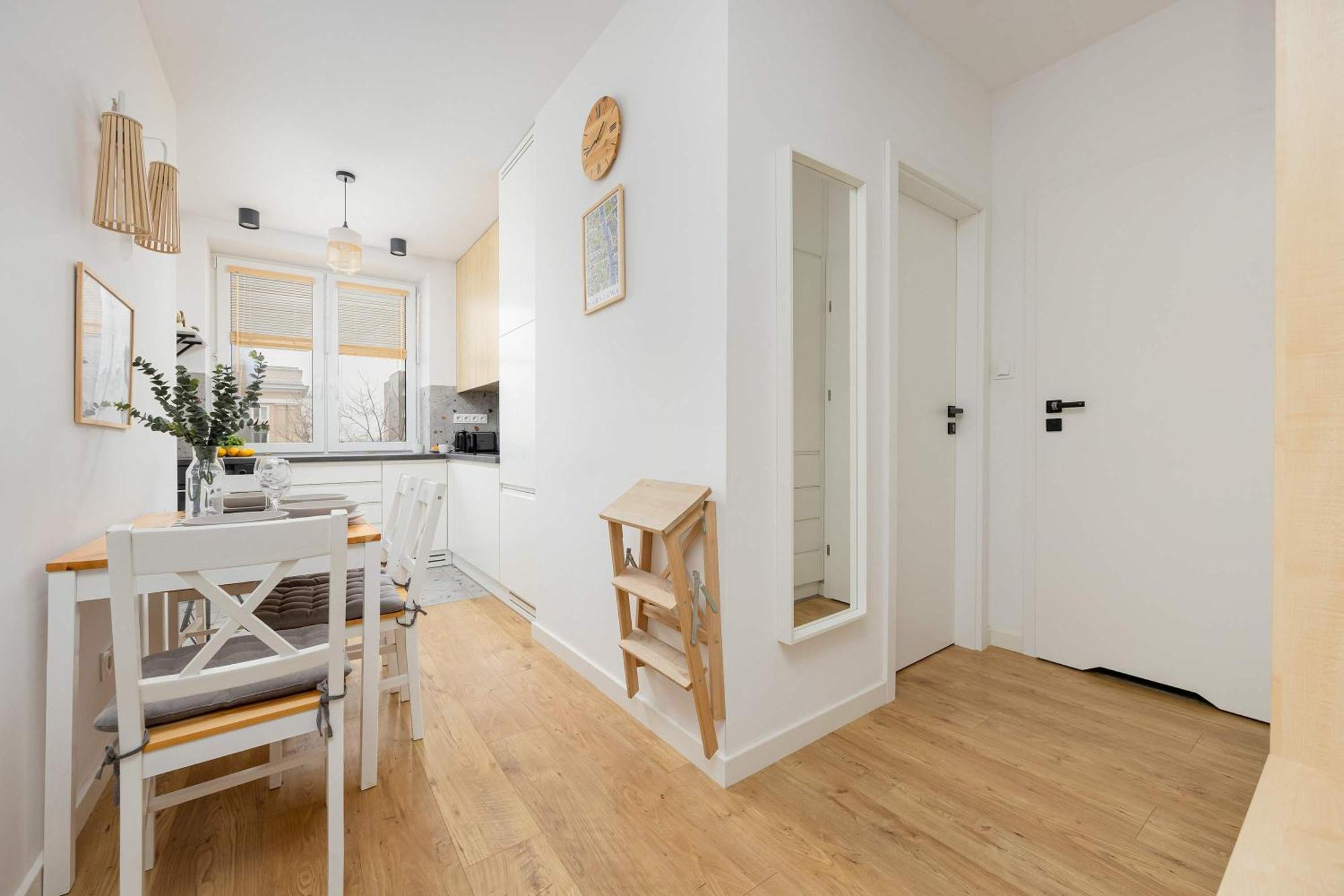Apartment Ogrodowa Cozy Near Mirowska Hall Warsaw's Wola By Renters Warsaw
