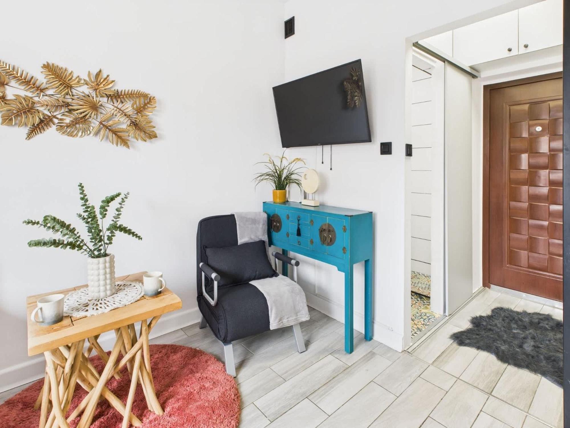 Comfortable In Warsaw's Mokotow District Next To The Metro By Renters
