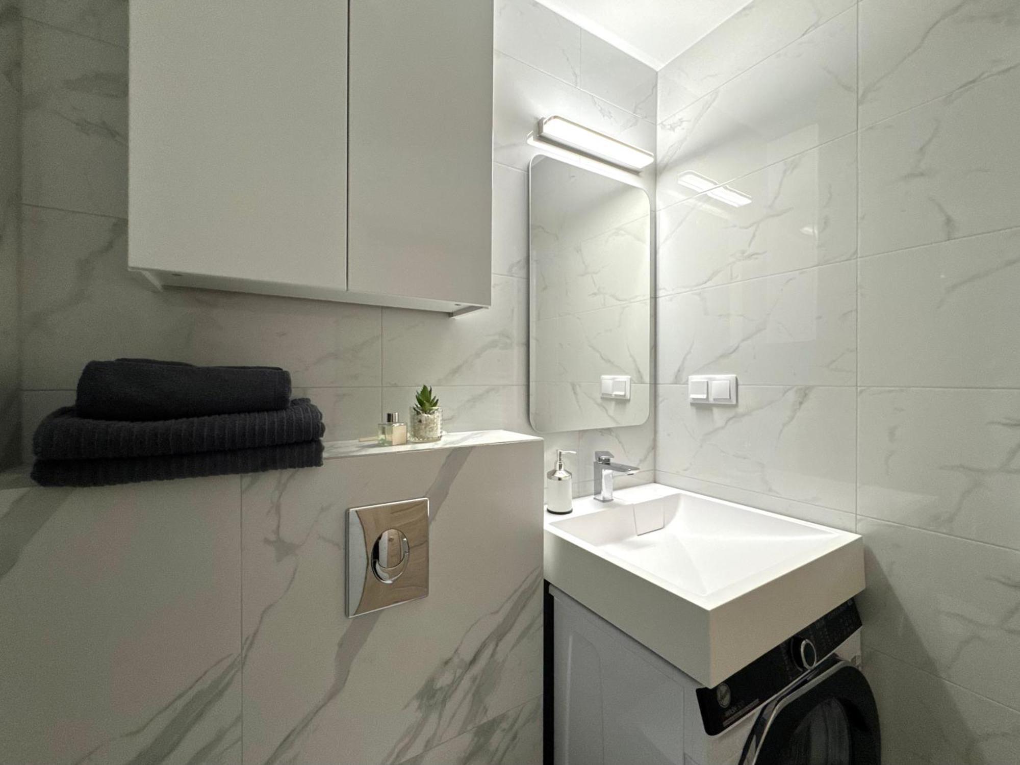 K22 Airport Chopin B Apartamento *
