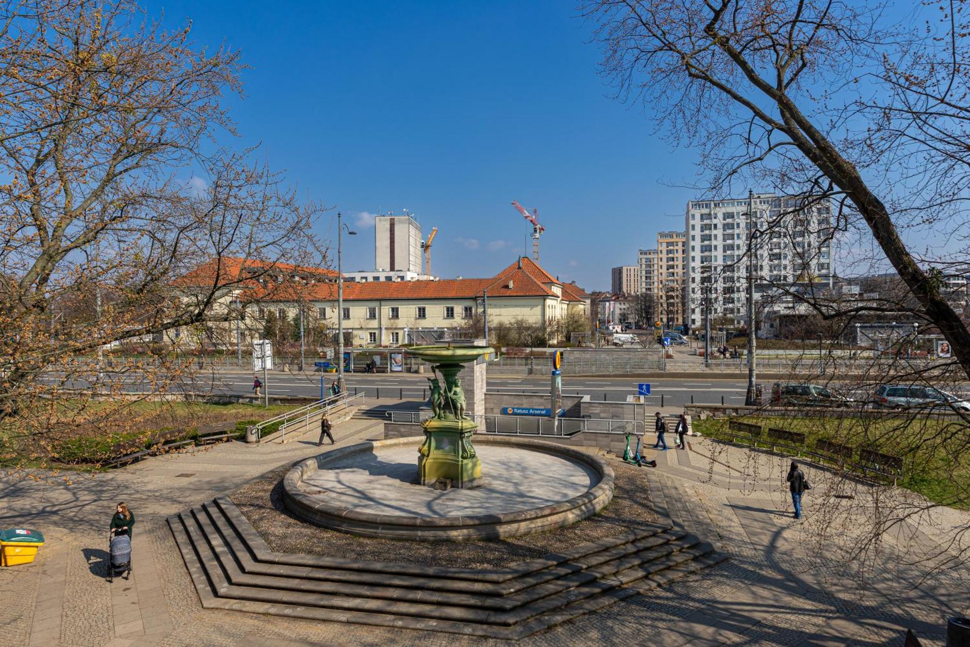 Metro Ratusz Arsenal Homely