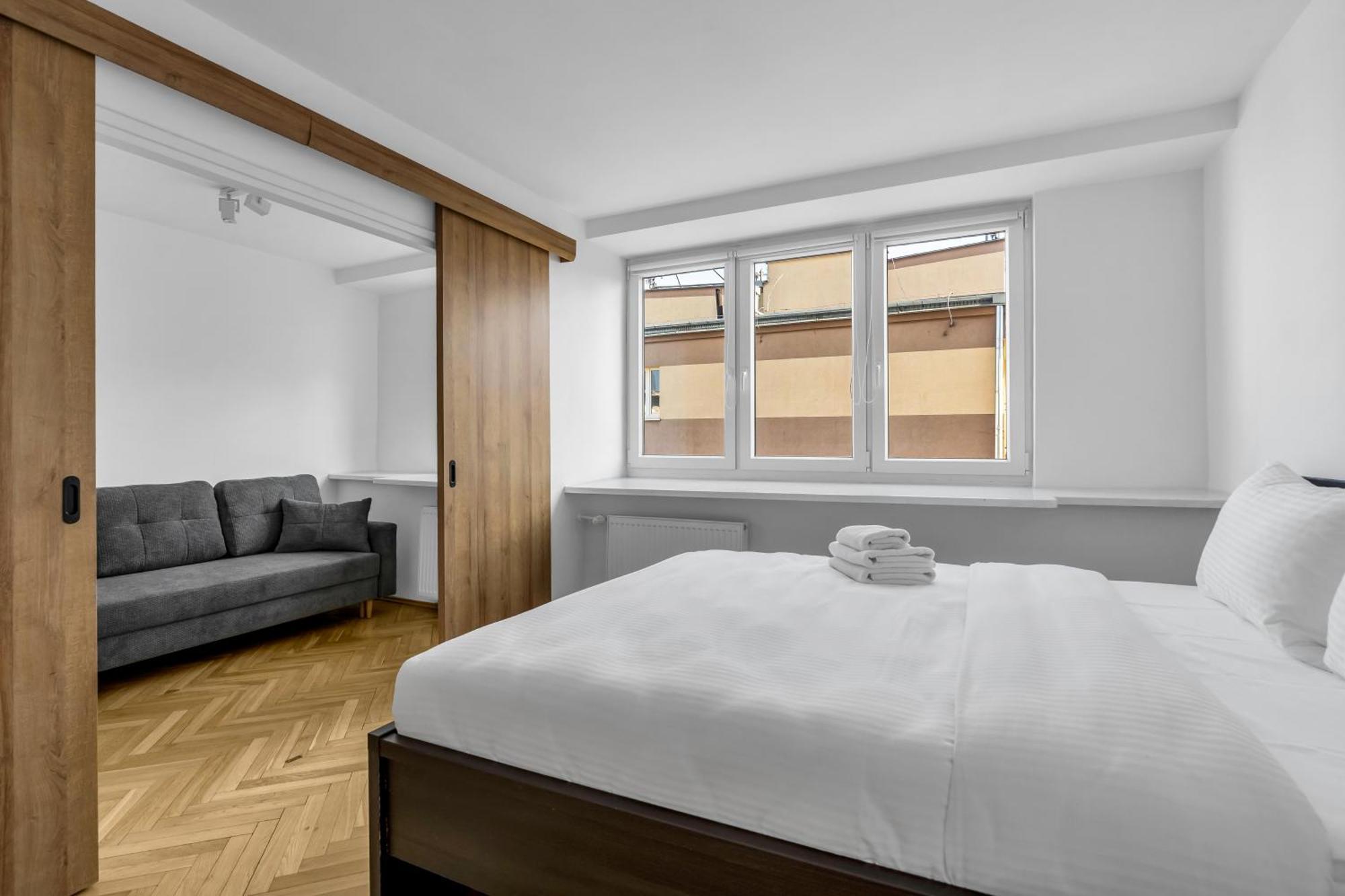Apartment Wspolna Centre Warsaw