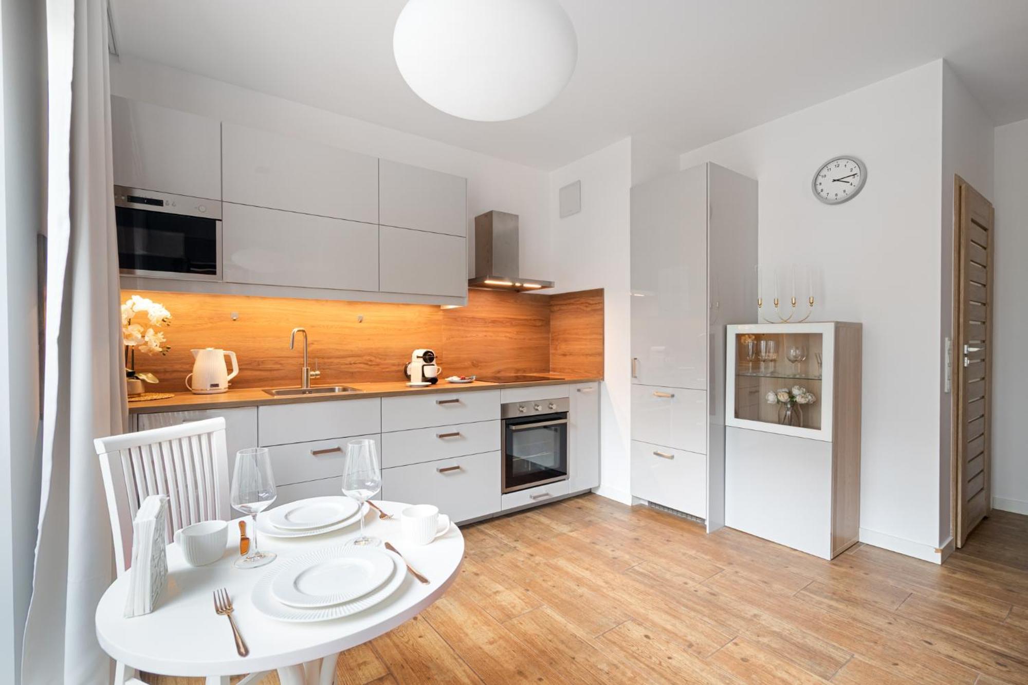 Golden - Big In Luxury Building Near Metro Station-grzybowska 85-5 *