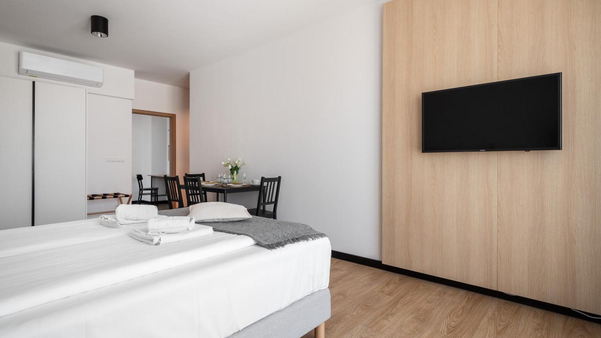 Zamoyskiego Near Pge National Stadium By Sun & Snow Apartment