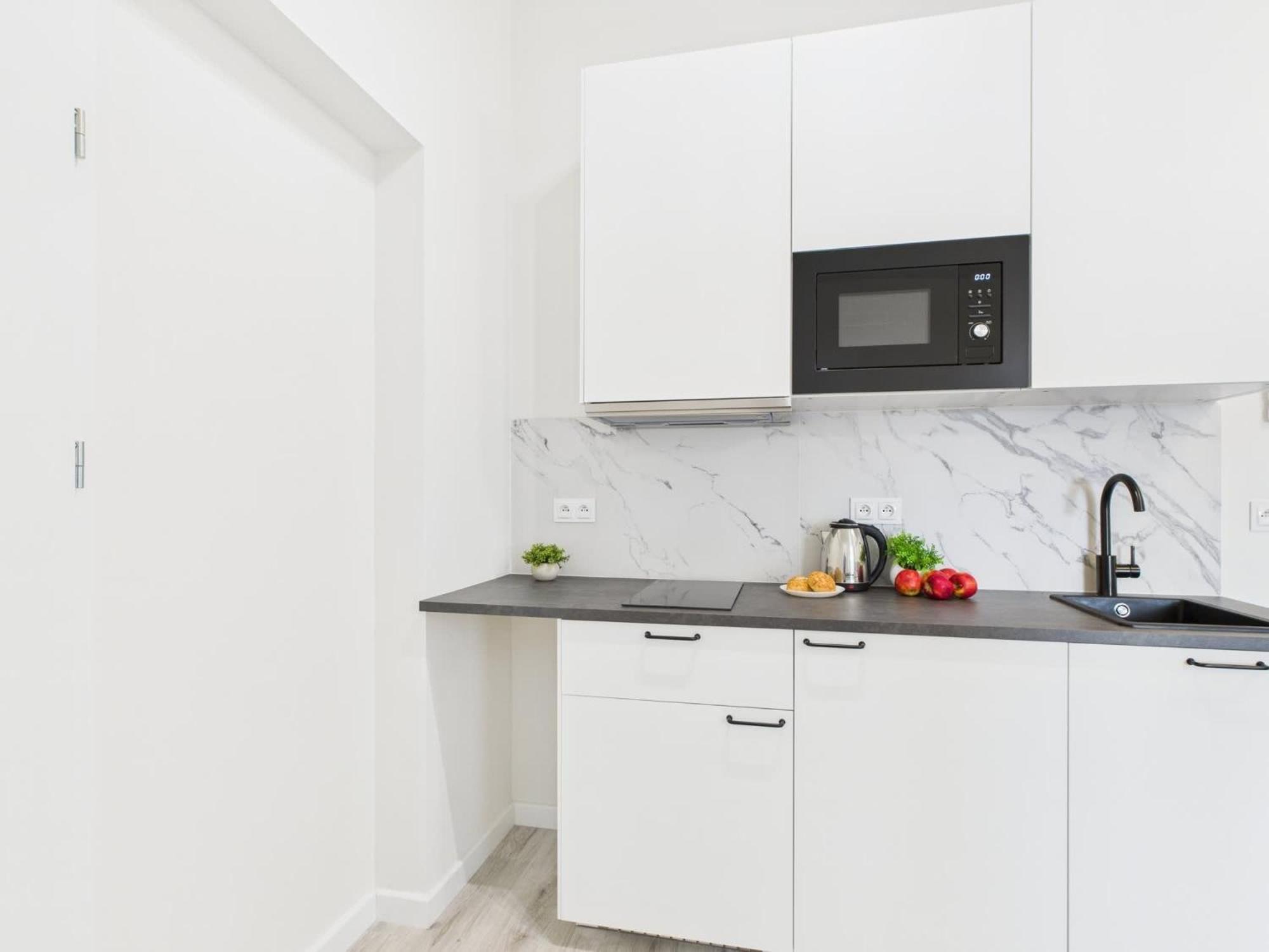 Bright With Air Conditioning Near The Copernicus Science Center In By Renters *