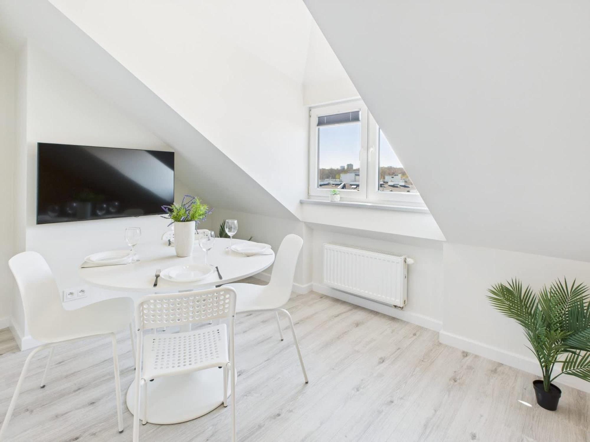 Apartment Bright With Air Conditioning Near The Copernicus Science Center In By Renters Warsaw
