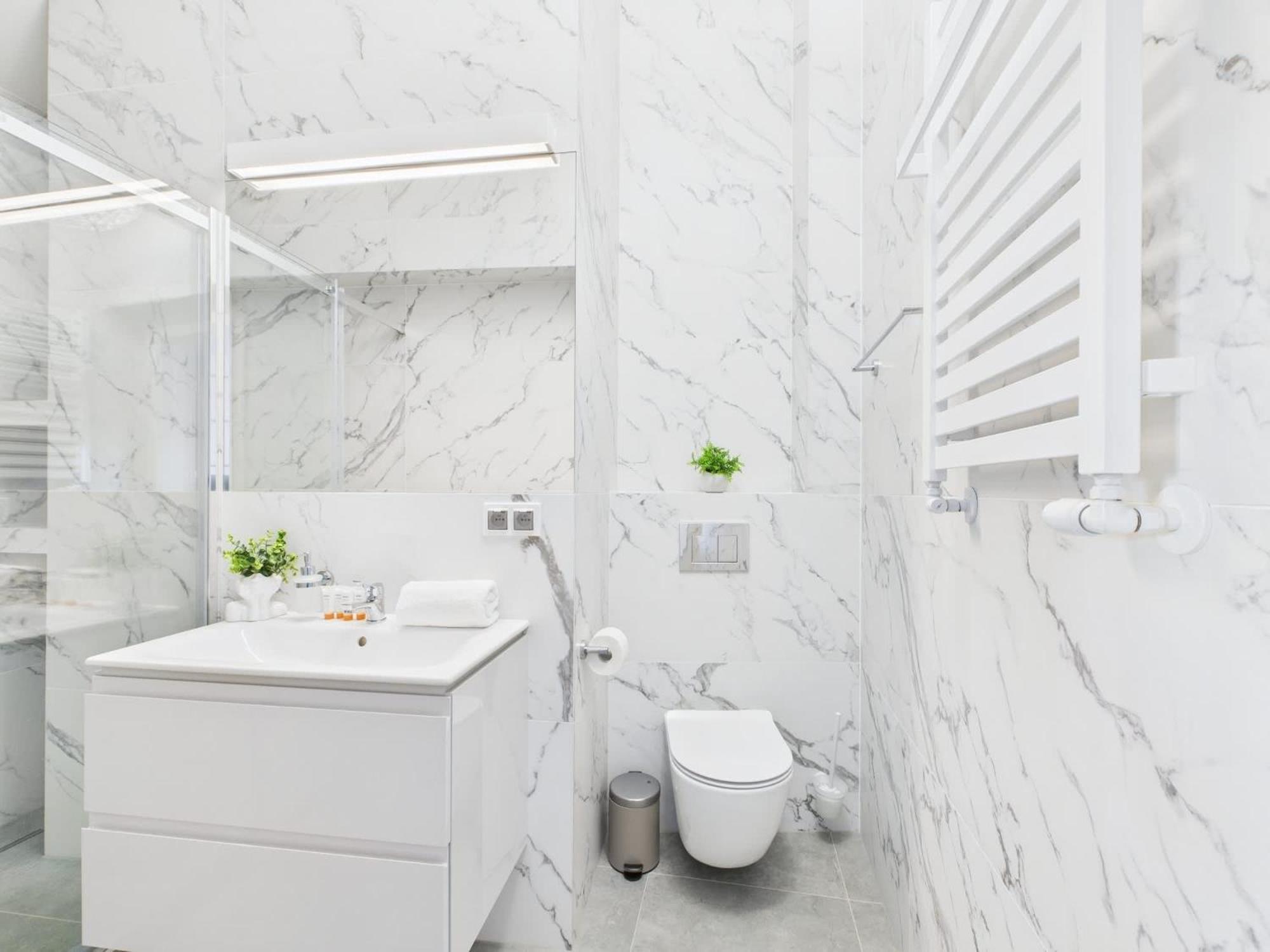 Bright With Air Conditioning Near The Copernicus Science Center In By Renters * Warsaw