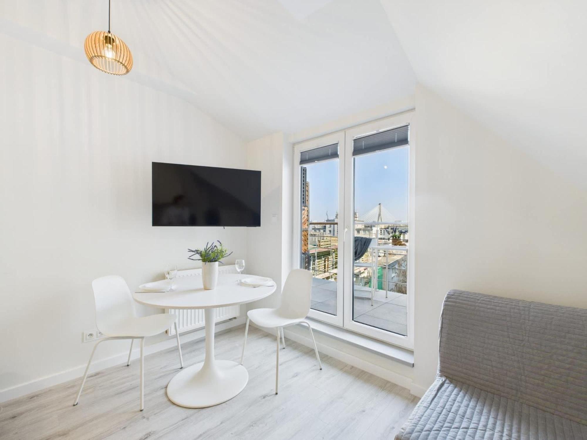 Apartment Bright With Air Conditioning Near The Copernicus Science Center In By Renters
