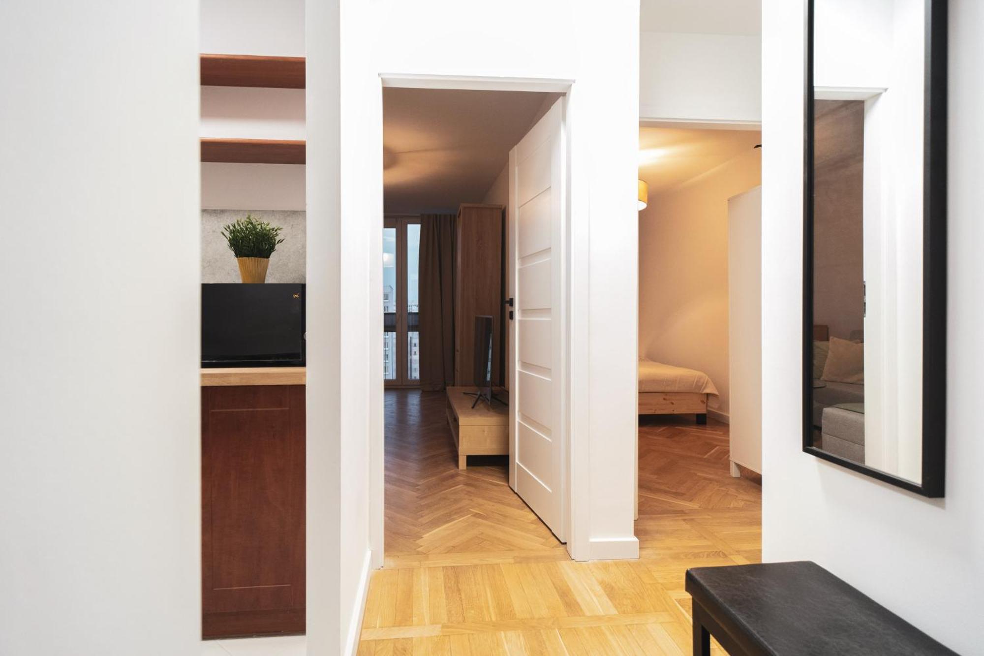 Centrum Miasta! Oddzielna Kuchnia! 14 Pietro! 2 Sypialnie! Apartment *