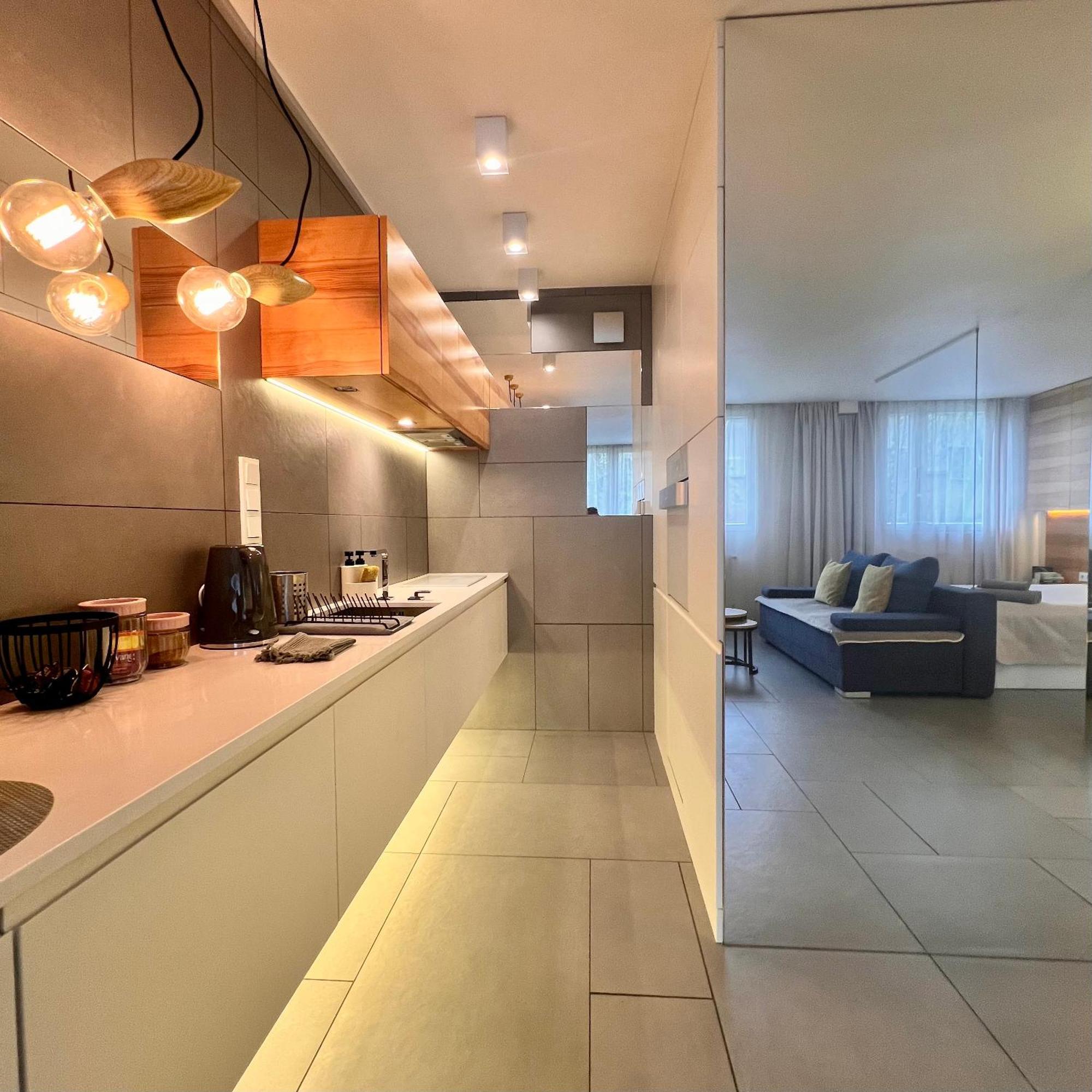 Modzelewskiego, Metro Wierzbno, Free Parking Apartment