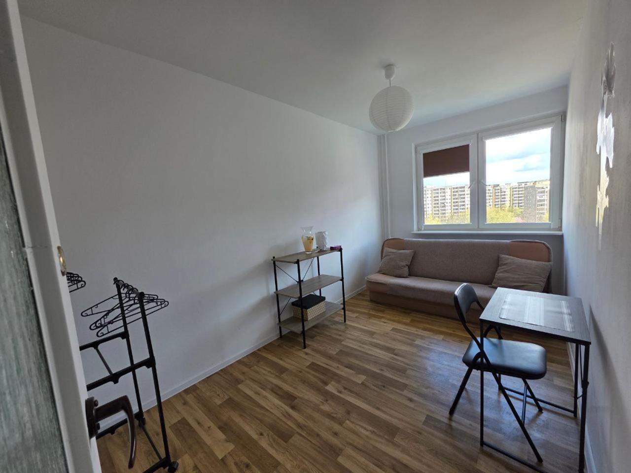 Homestay Na Ulicy Bora Komarowskiego 35 Warsaw