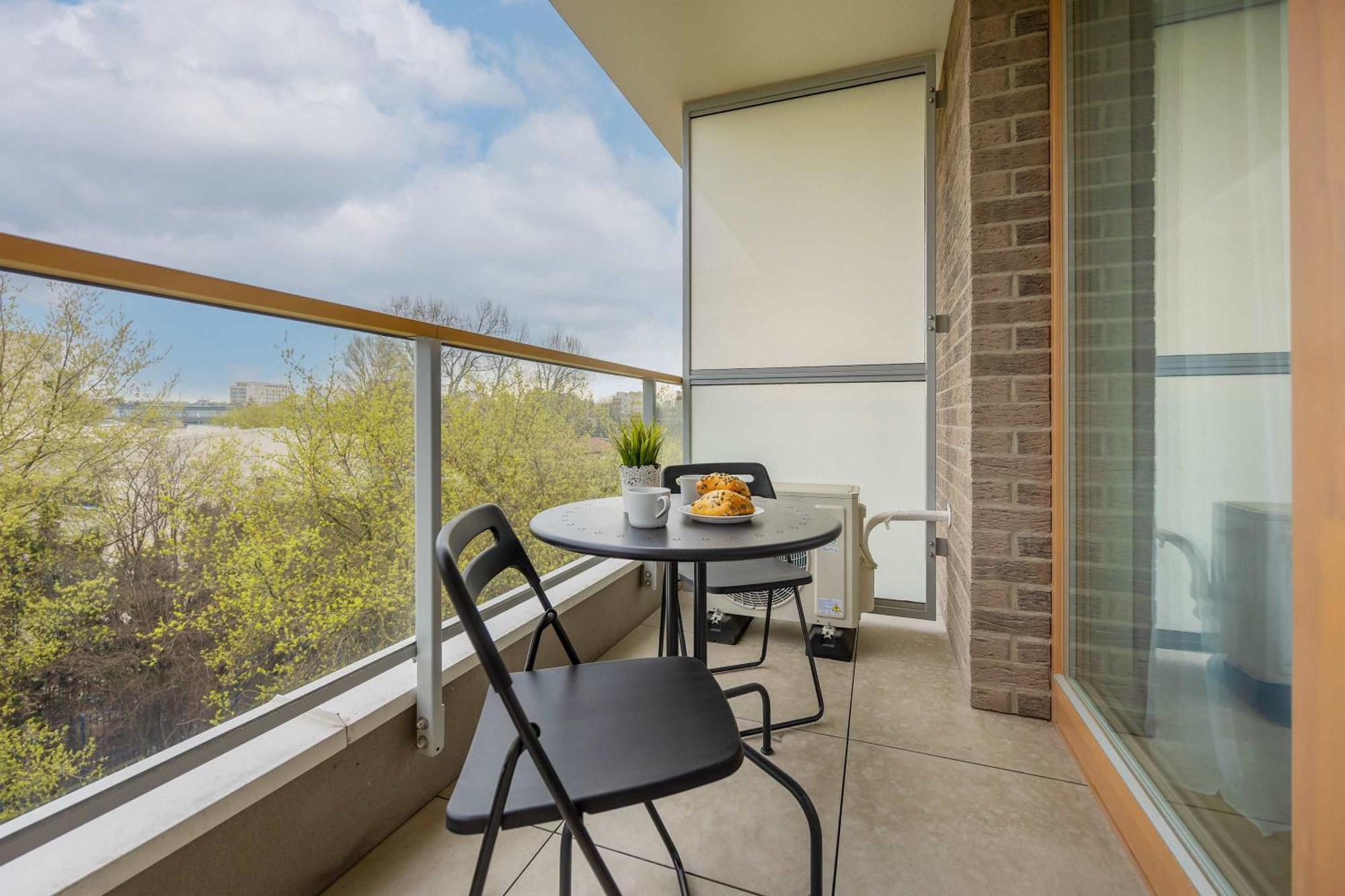 Deluxe Domaniewska With Ac By Renters Prestige Warsaw