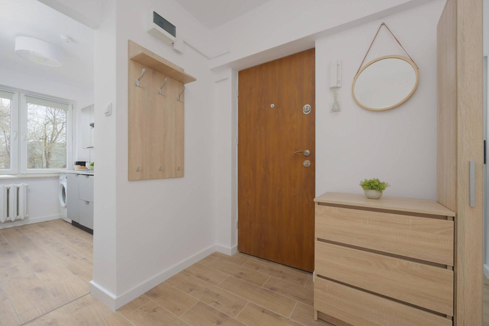 Apartment Bright Close To Centre By Renters