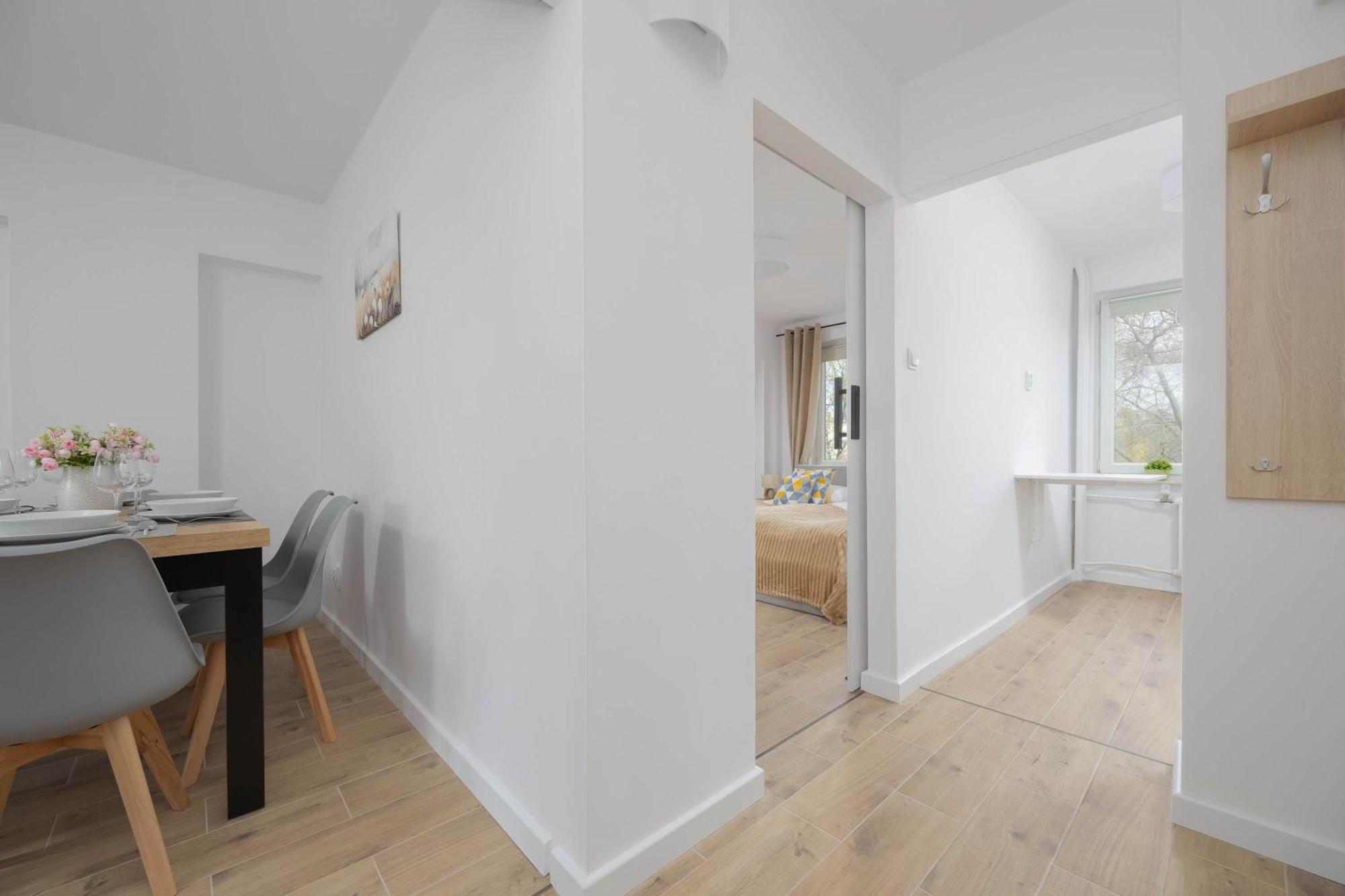 Bright Close To Centre By Renters