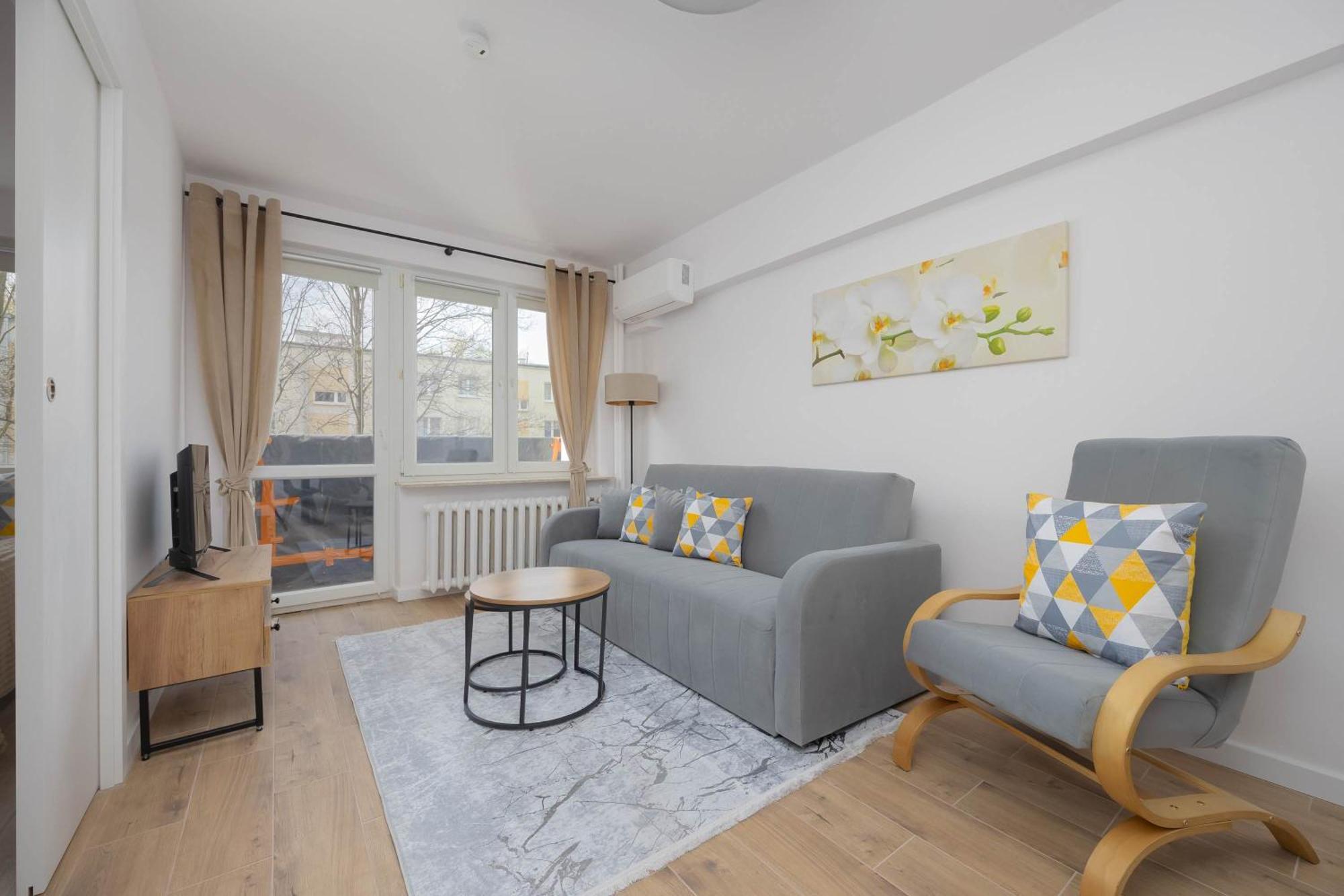 Apartment Bright Close To Centre By Renters *