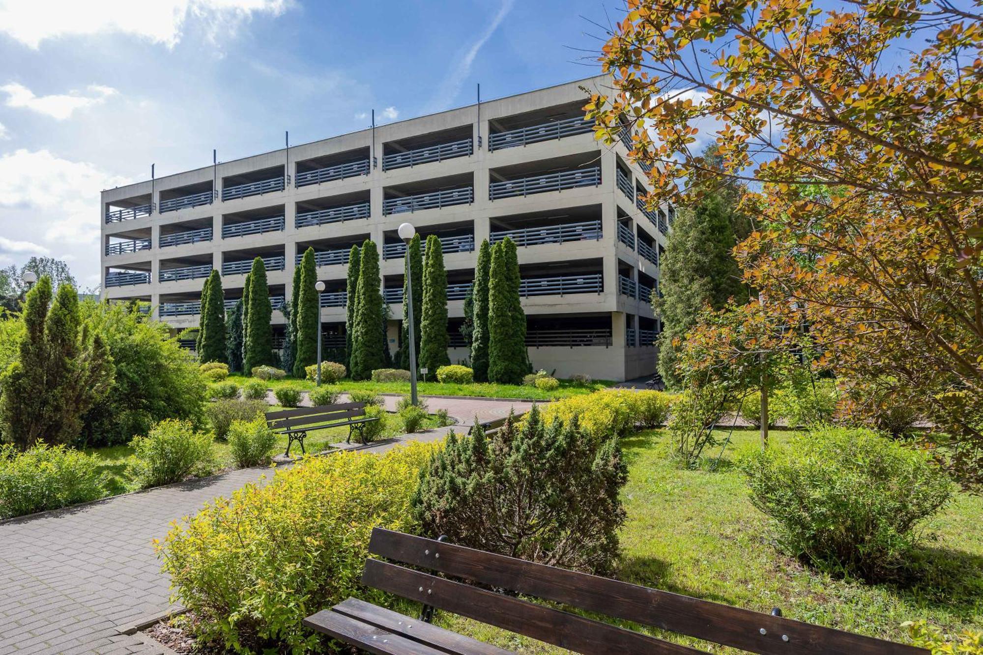 Modern And Bright With Parking Perfect For Remote Working By Renters