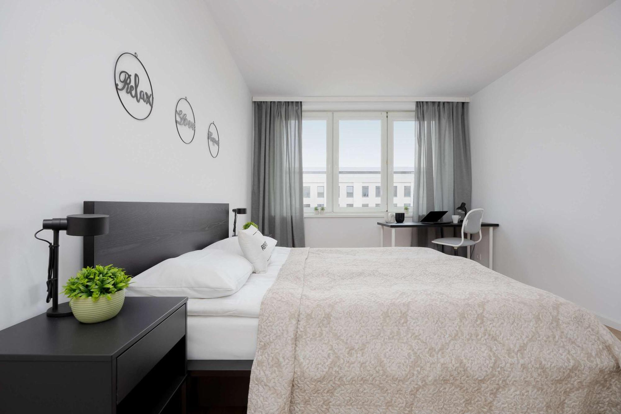 Modern And Bright With Parking Perfect For Remote Working By Renters * Warschau