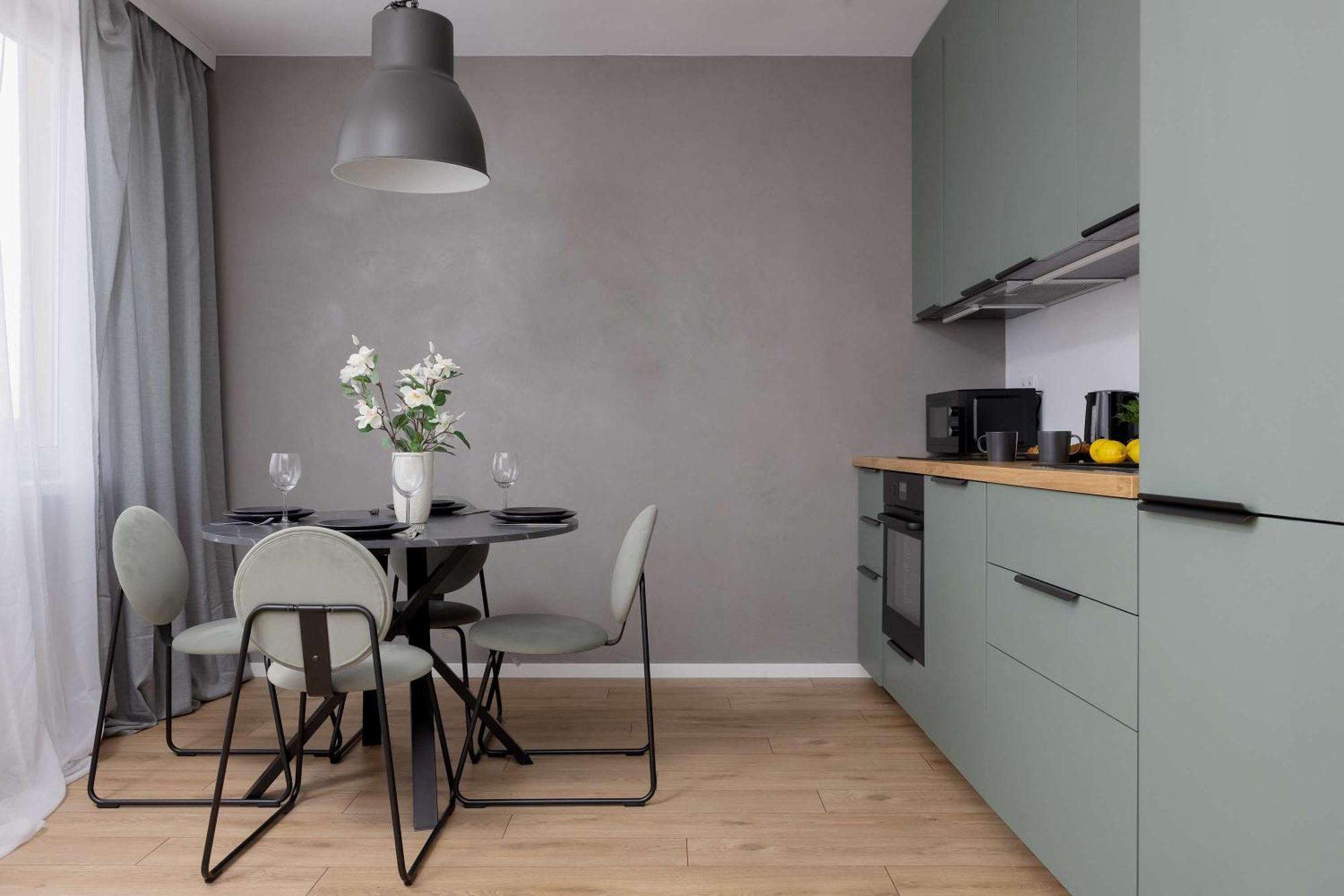 Apartment Modern And Bright With Parking Perfect For Remote Working By Renters
