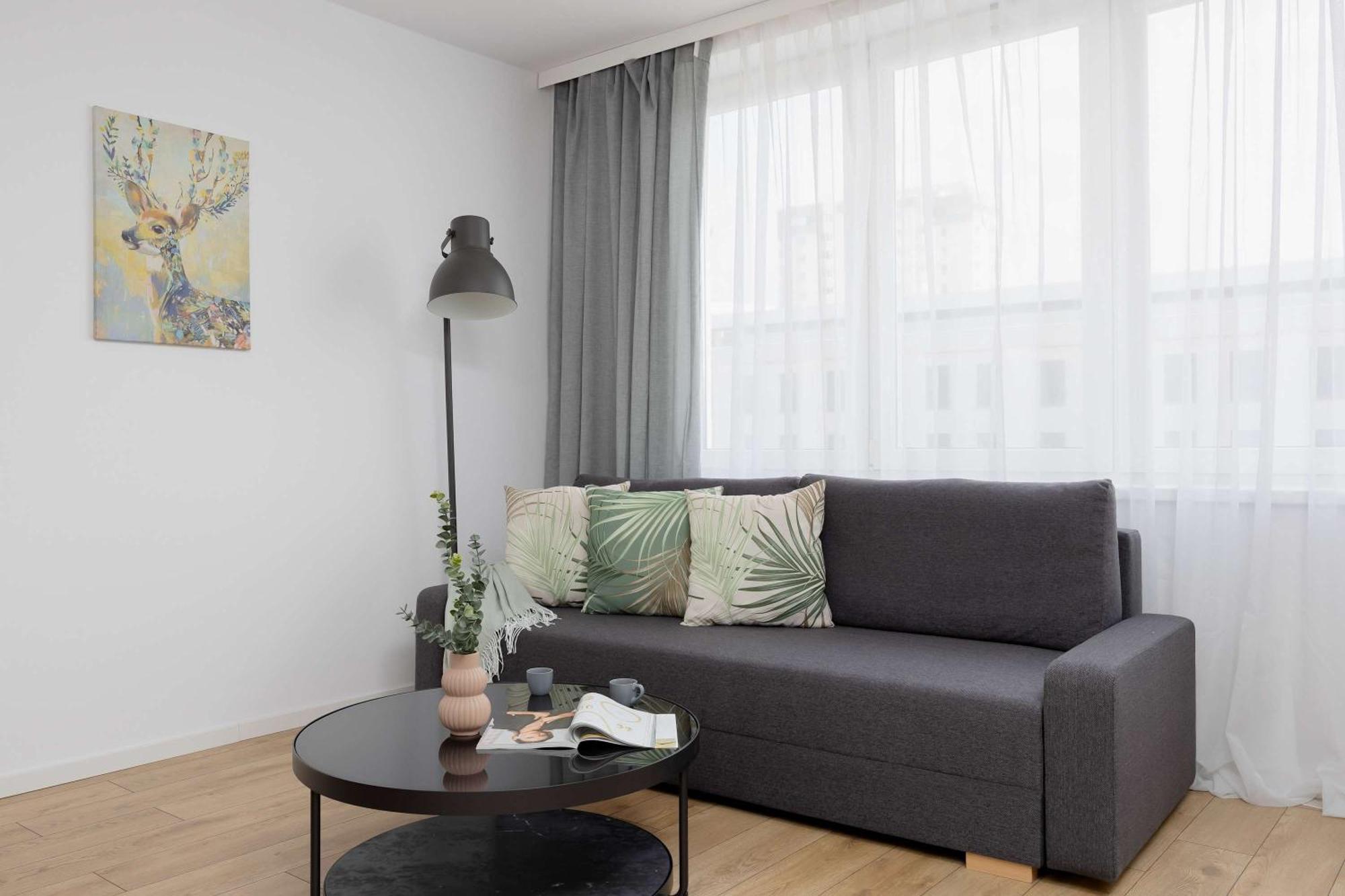 Modern And Bright With Parking Perfect For Remote Working By Renters
