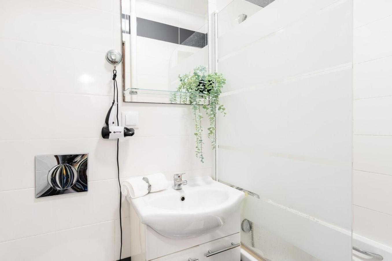 Pistachio Center Apartment