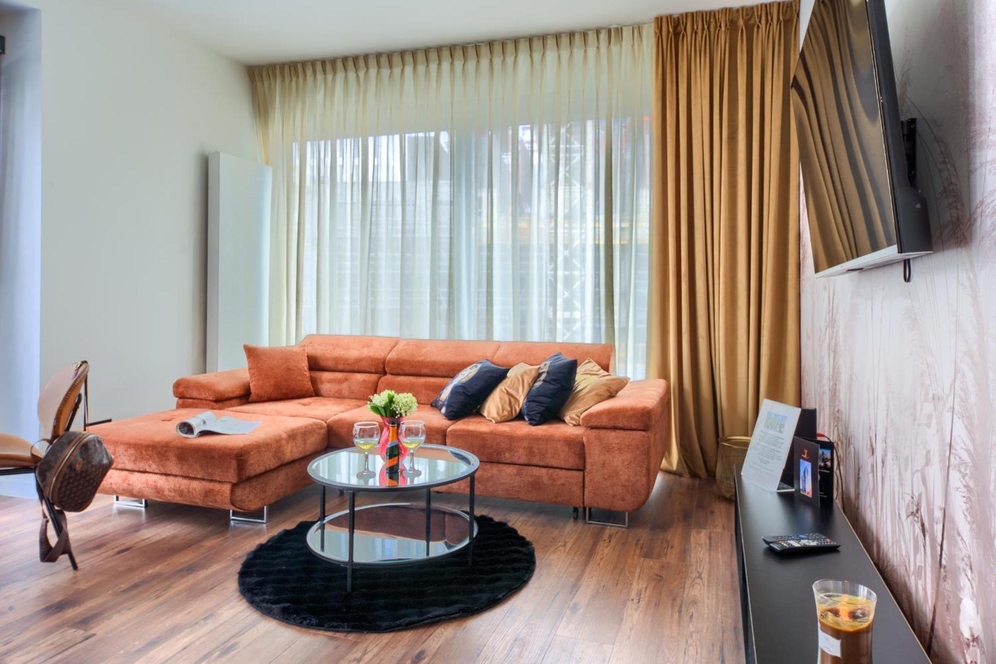 Apartment Towarowa Towers Residences