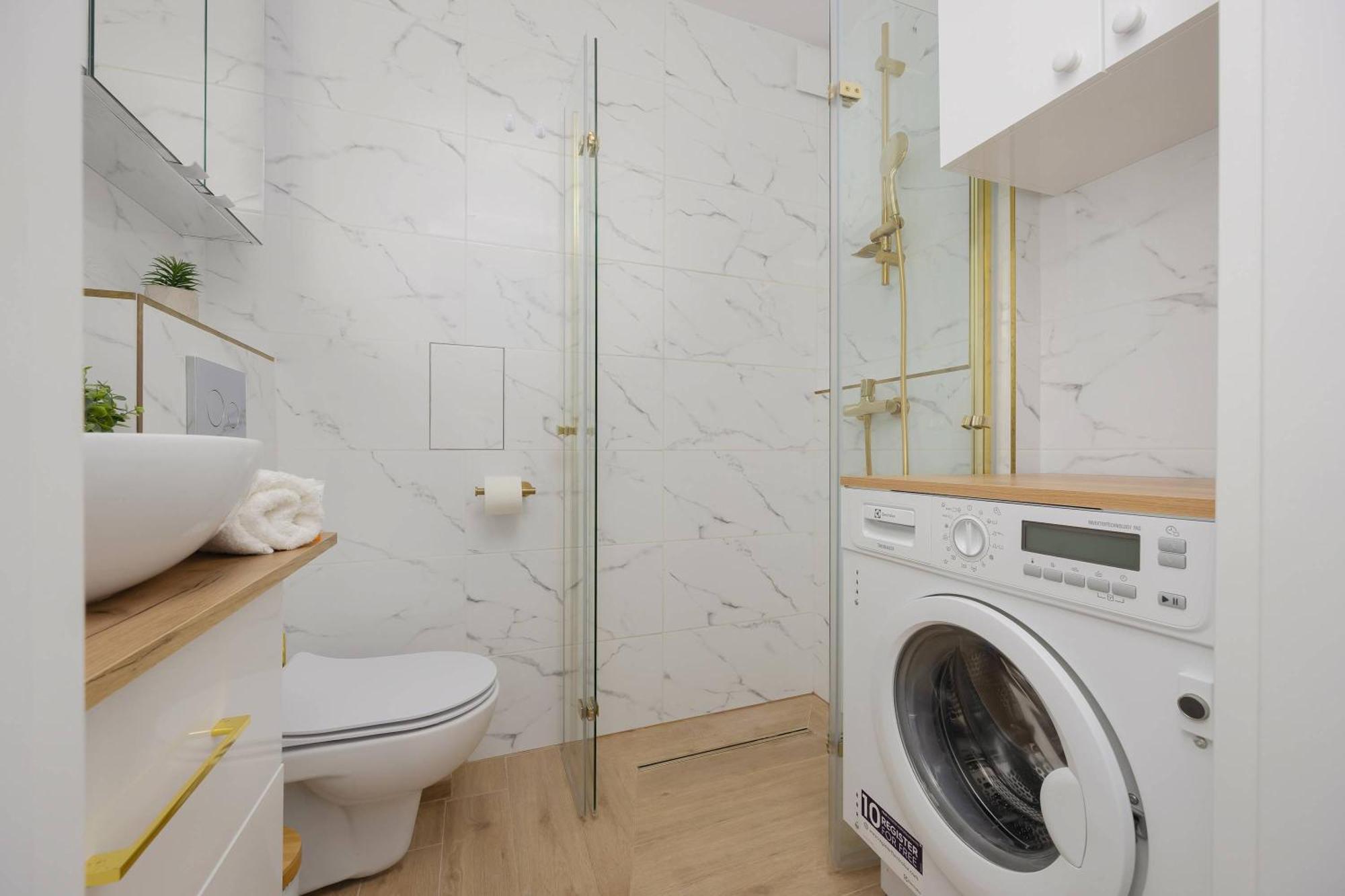 Bright In Warsaw's Ochota District By Renters Apartment *