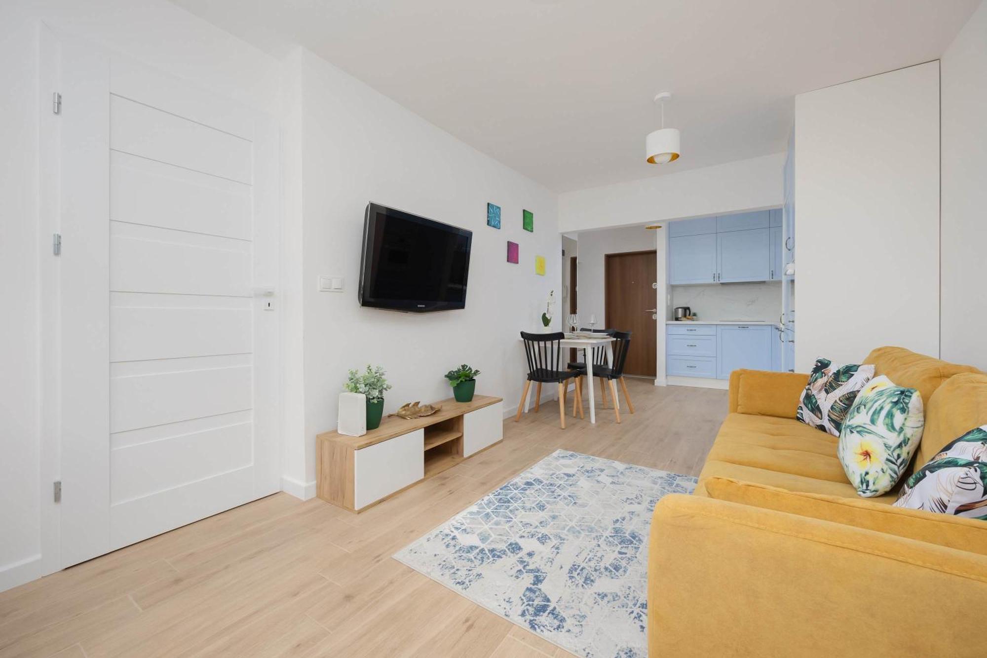 Apartment Bright In Warsaw's Ochota District By Renters *