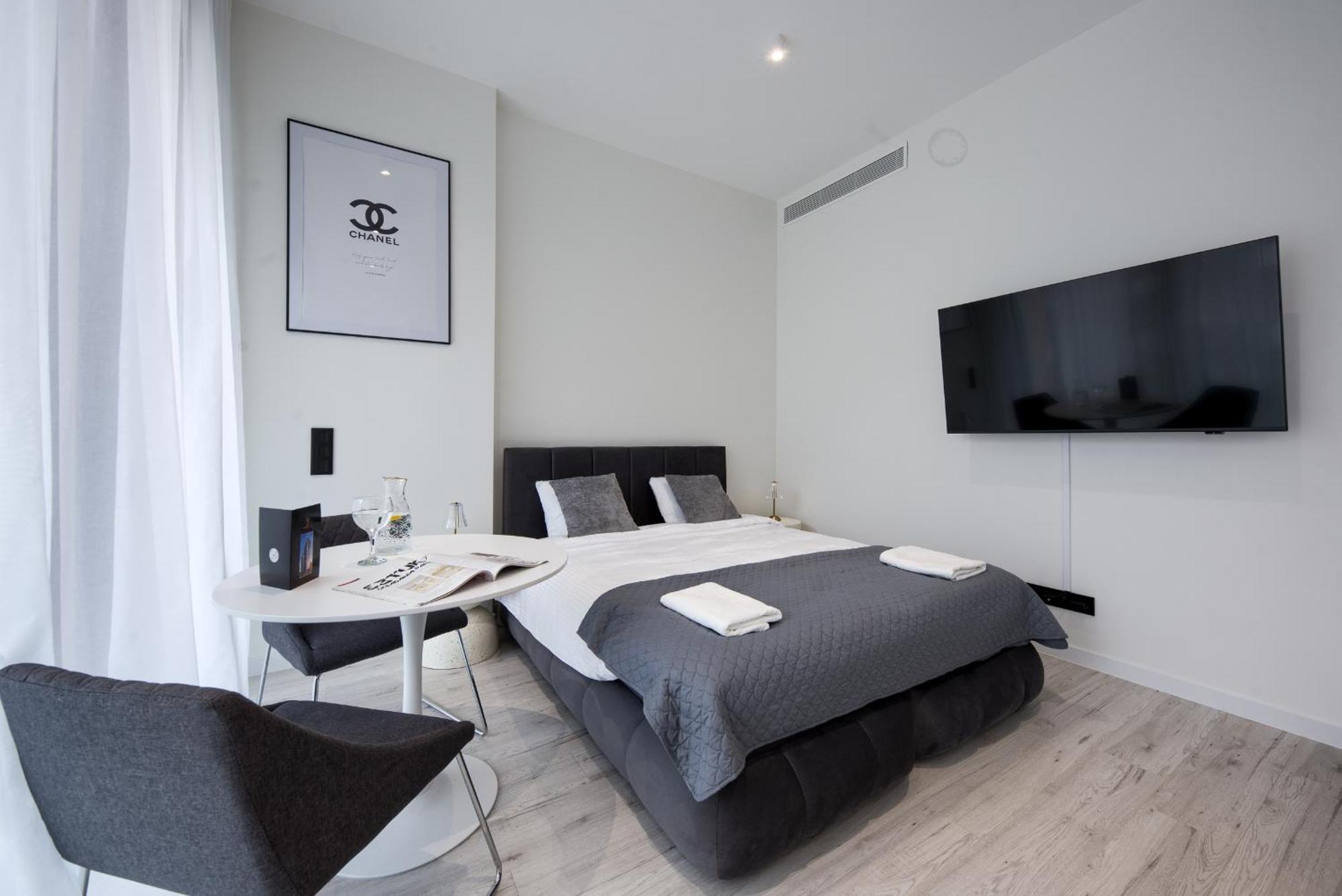 Towarowa Towers Residences *