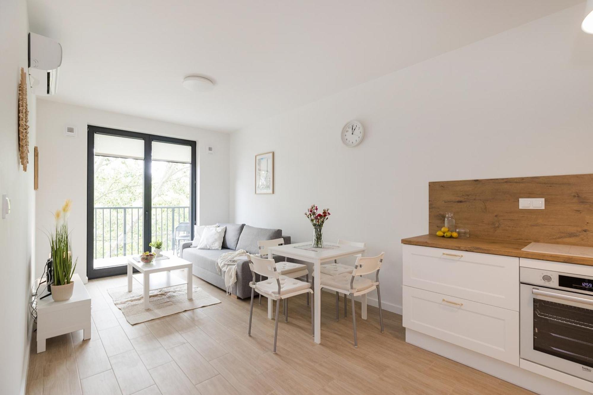 Shortstaypoland Sokratesa * Warsaw