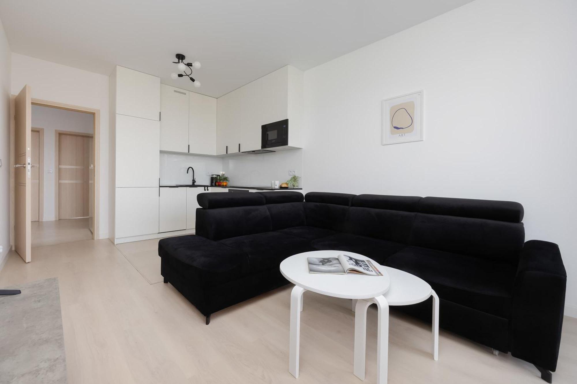 Functional With 2 Bedrooms And Parking In Wola District By Renters Apartament *