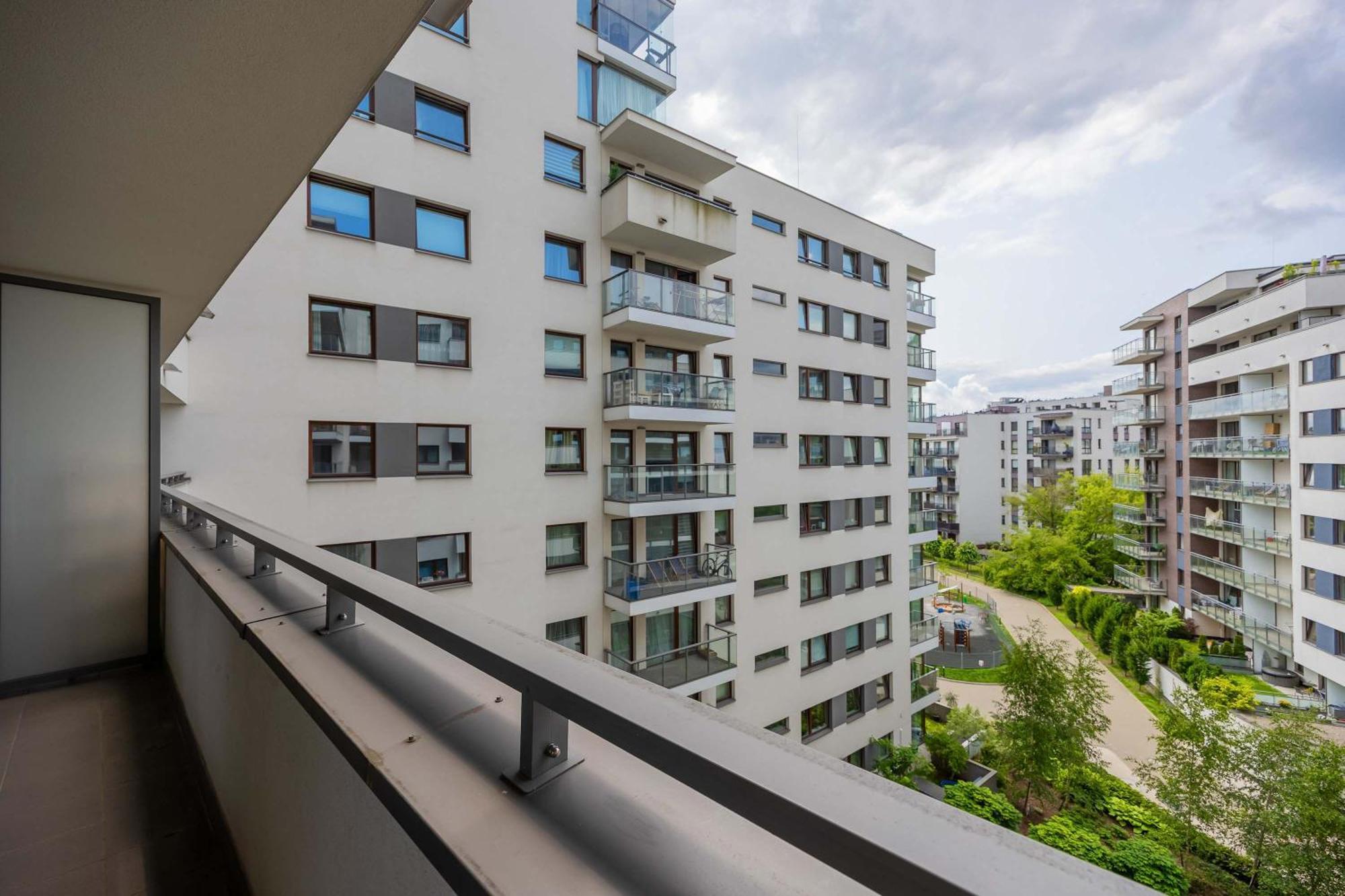 Functional With 2 Bedrooms And Parking In Wola District By Renters Apartament *