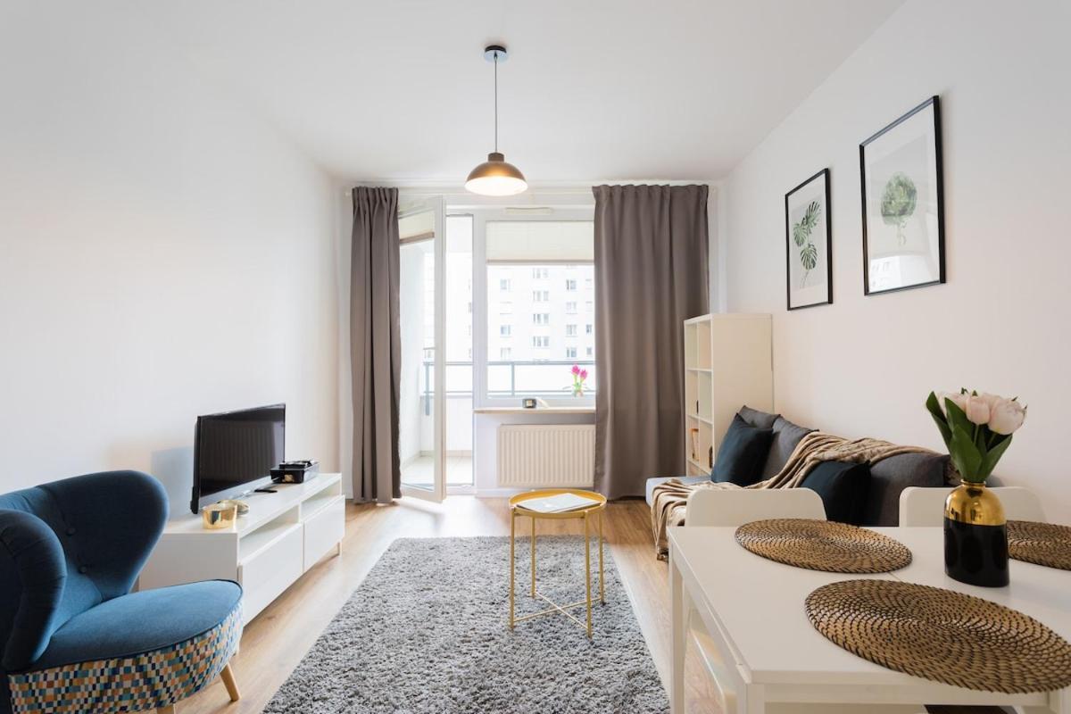 Chic - Modern And Cozy - Location - Pereca Apartment