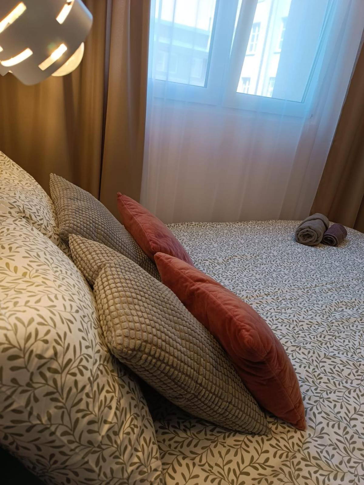Super Small With Palace View! Apartment
