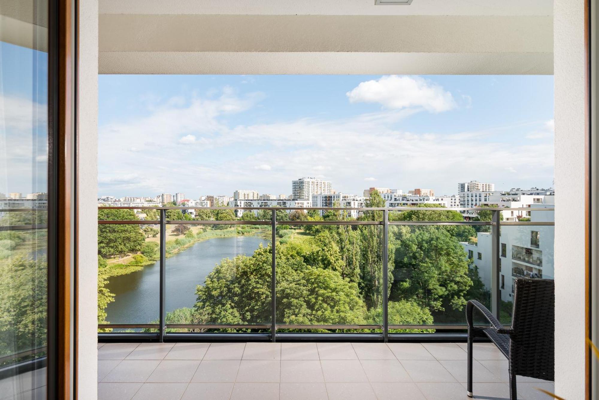Apartment Jezioro Goclawskie View By Bookinghost Warschau