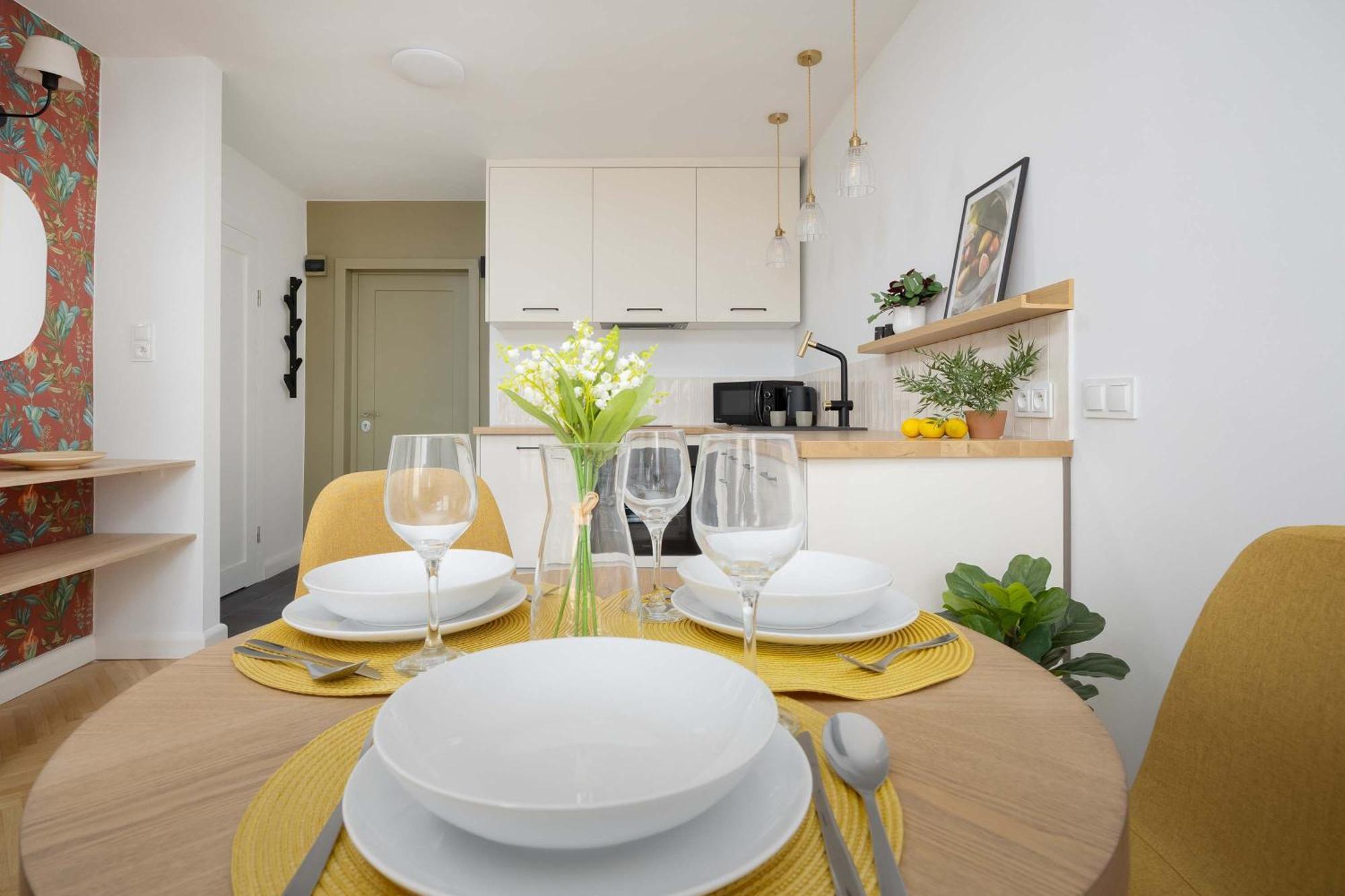 Apartament Chmielna Dla 3 Osob Centrum Warszawy By Renters Warszawa