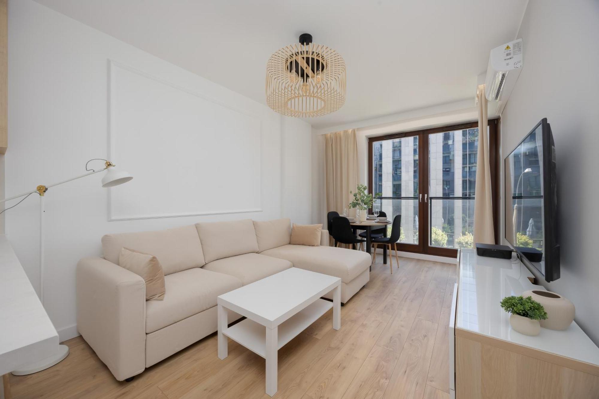 Siedmiogrodzka With Balcony & Parking Wola By Renters Apartment