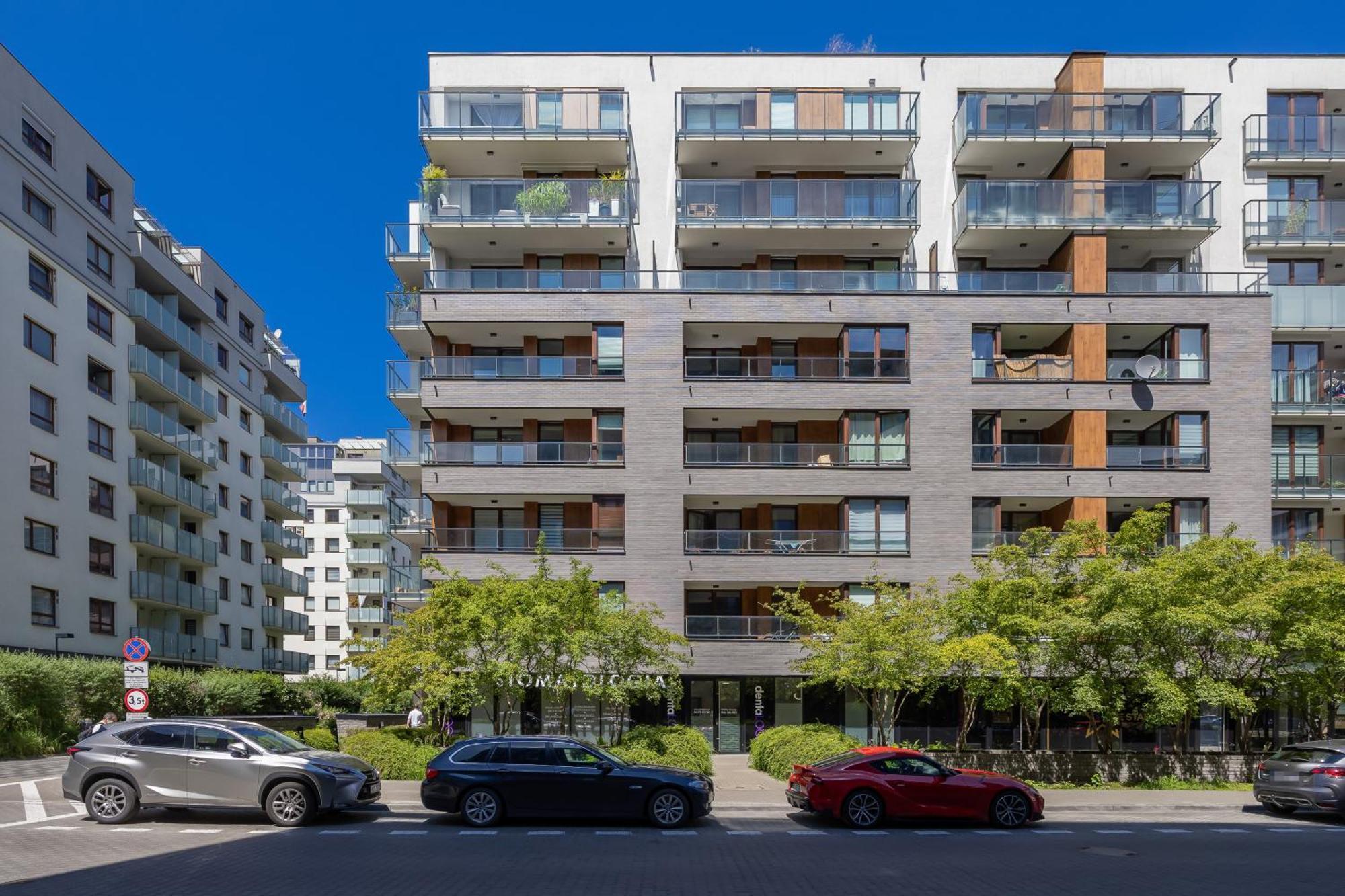 Apartment Siedmiogrodzka With Balcony & Parking Wola By Renters
