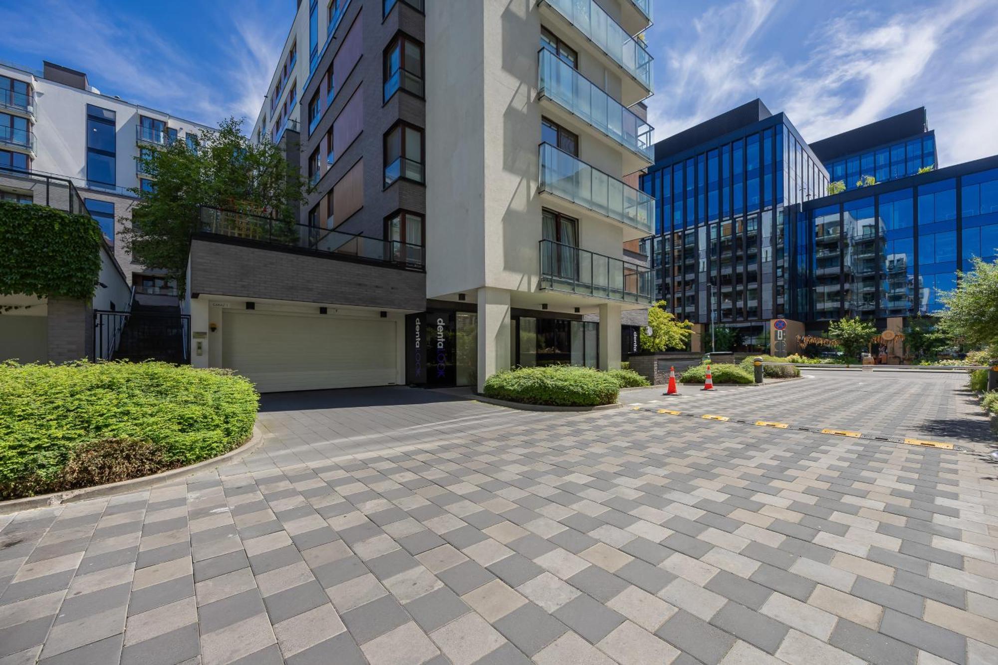 Siedmiogrodzka With Balcony & Parking Wola By Renters Apartment *
