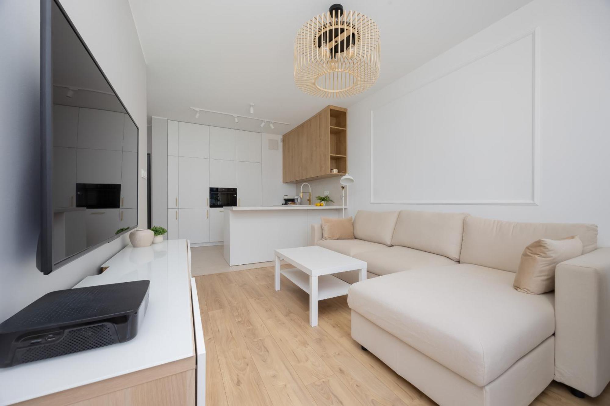 Siedmiogrodzka With Balcony & Parking Wola By Renters * Warschau