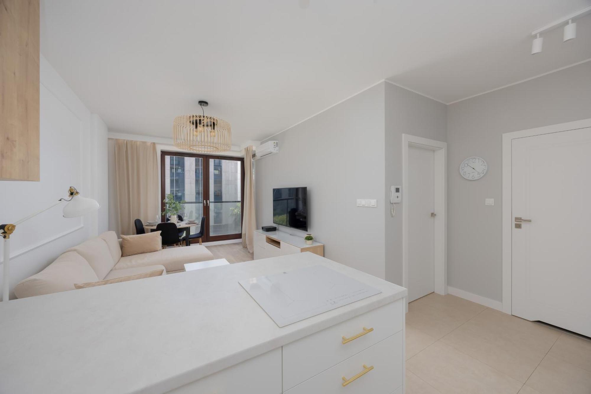 Siedmiogrodzka With Balcony & Parking Wola By Renters Apartment *