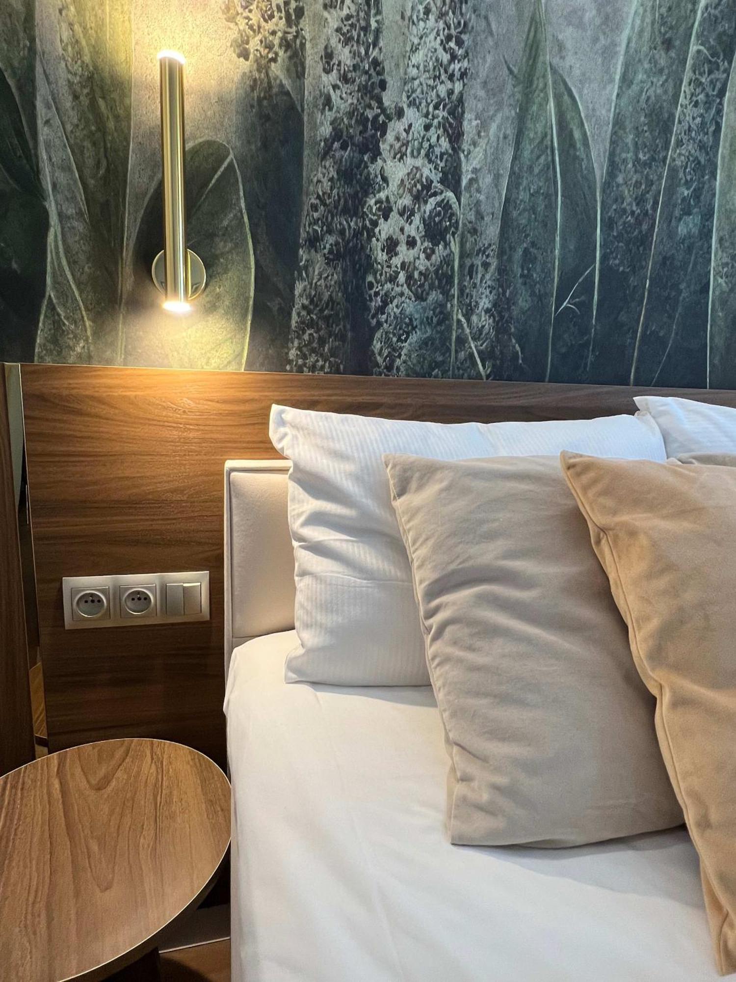 Deluxe Domaniewska With Ac By Renters Prestige Warsaw