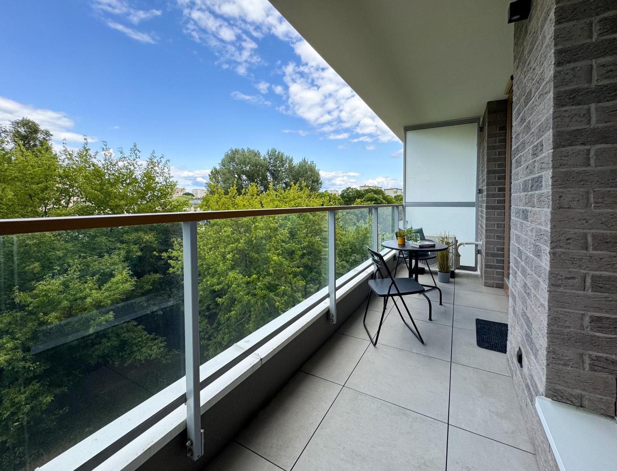 Deluxe Domaniewska With Ac By Renters Prestige Apartment