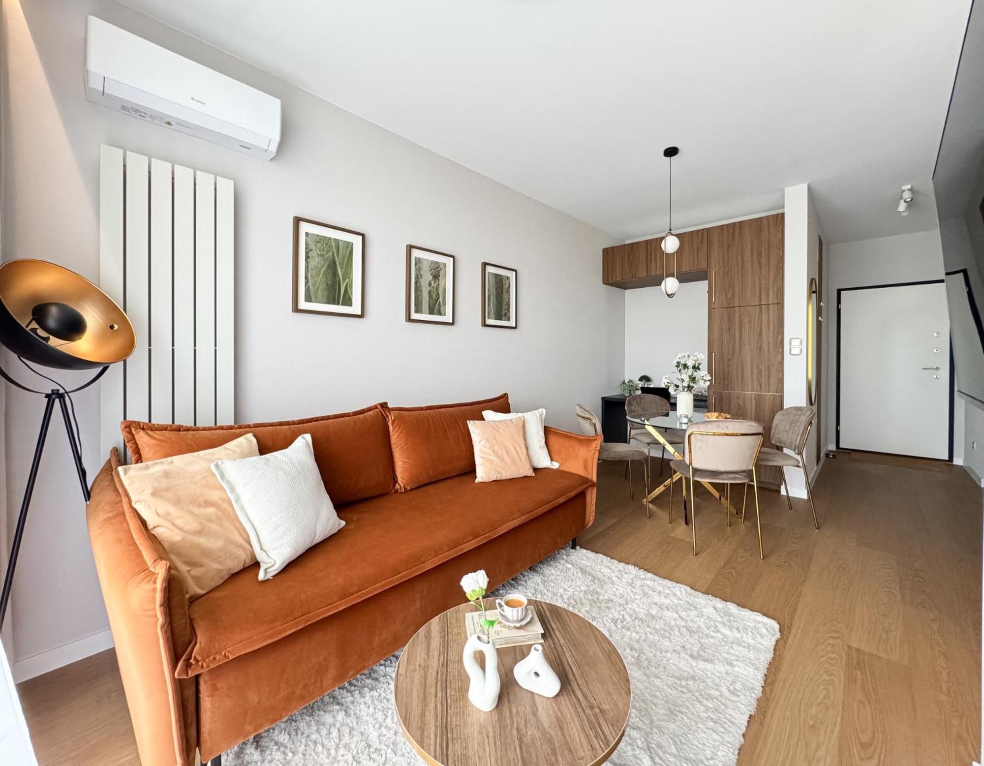 Deluxe Domaniewska With Ac By Renters Prestige