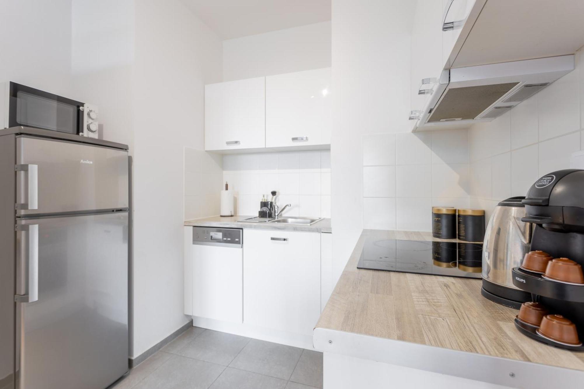 Chic - Modern And Cozy - Location - Pereca Apartment