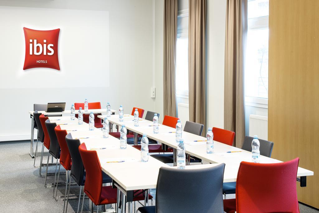 Hotel Ibis Ostrobramska 2*